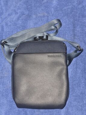 TROUBADOUR COMPACT MESSENGER CROSSBODY BAG - Unisex